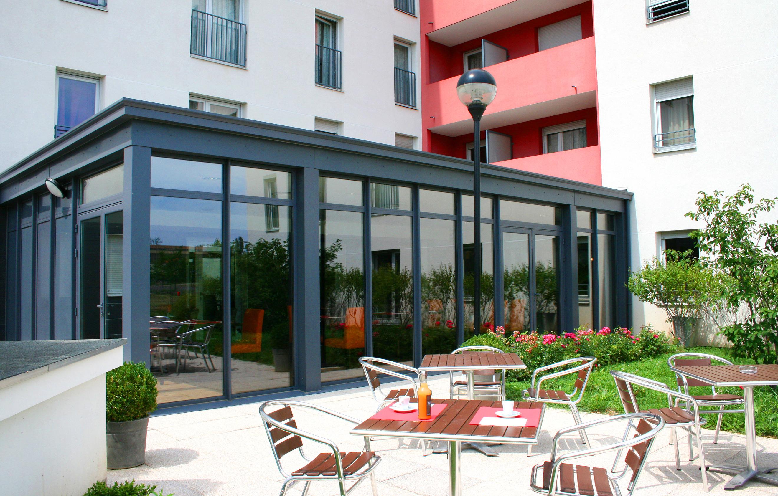 Appart'Hotel Odalys City - Bioparc Lyon Est Exterior photo