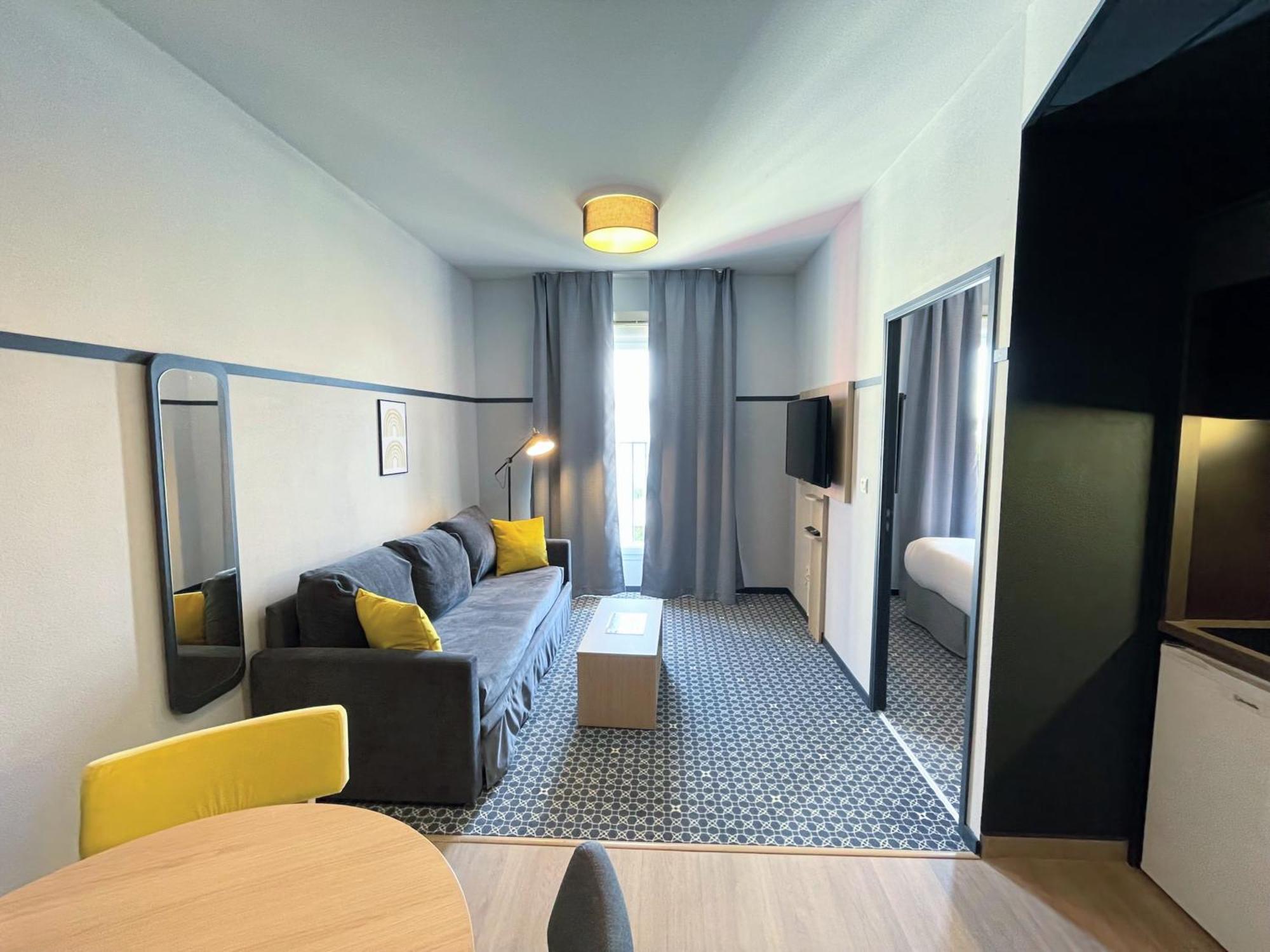 Appart'Hotel Odalys City - Bioparc Lyon Est Exterior photo