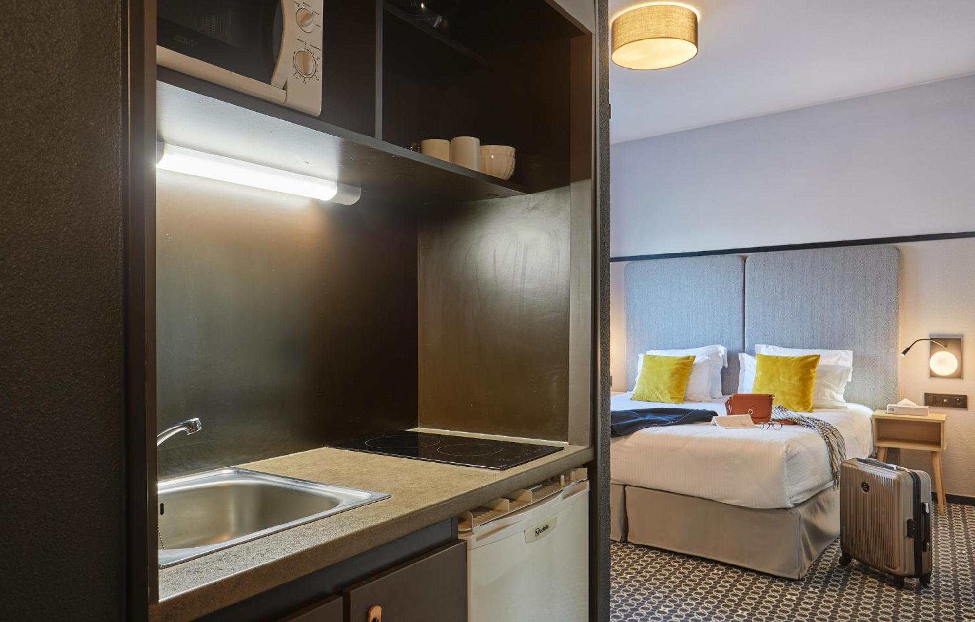 Appart'Hotel Odalys City - Bioparc Lyon Est Exterior photo