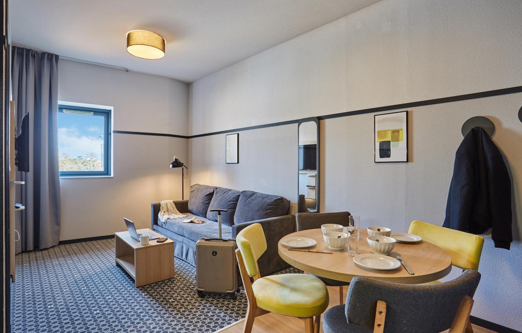 Appart'Hotel Odalys City - Bioparc Lyon Est Exterior photo