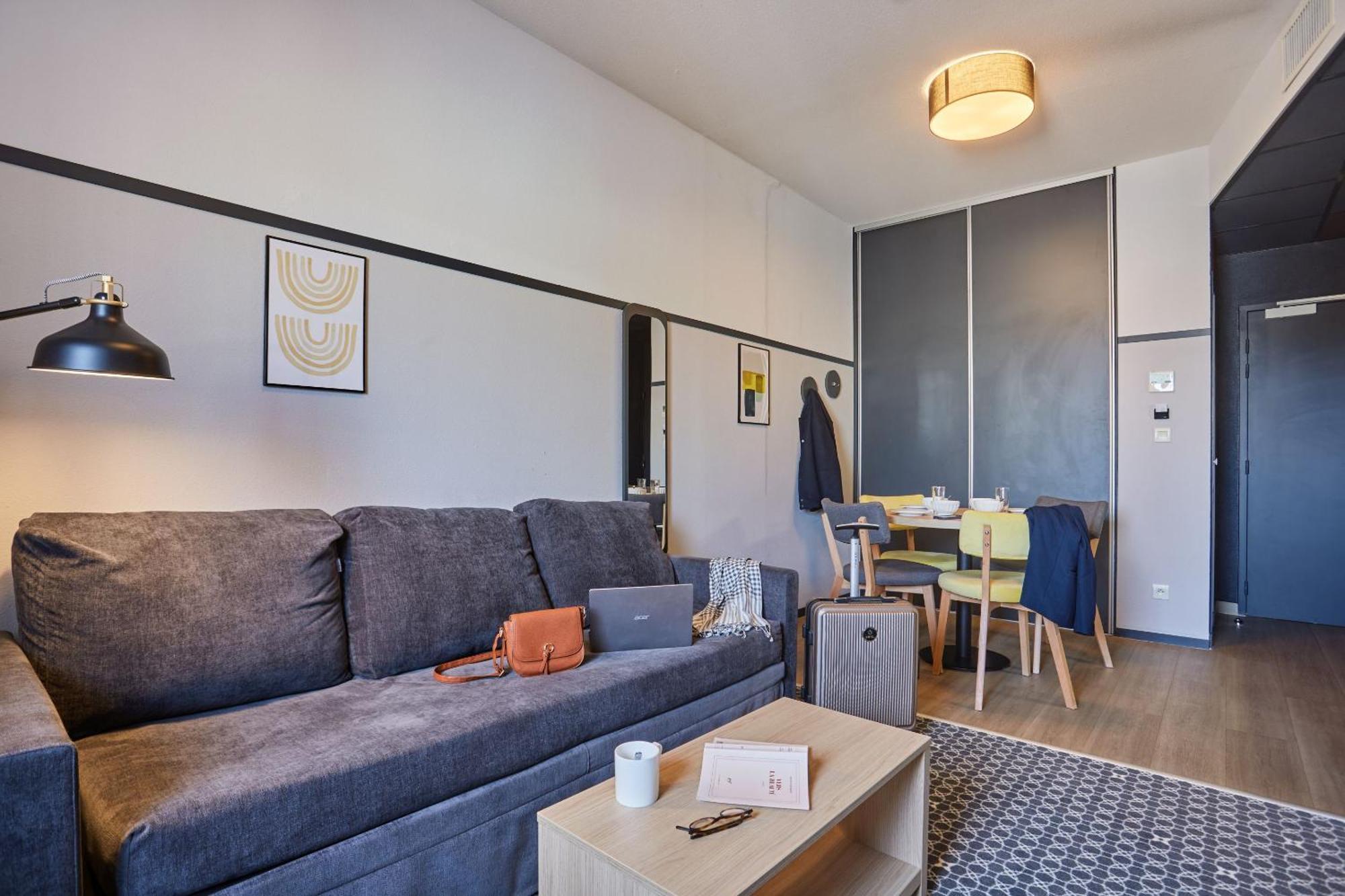 Appart'Hotel Odalys City - Bioparc Lyon Est Exterior photo