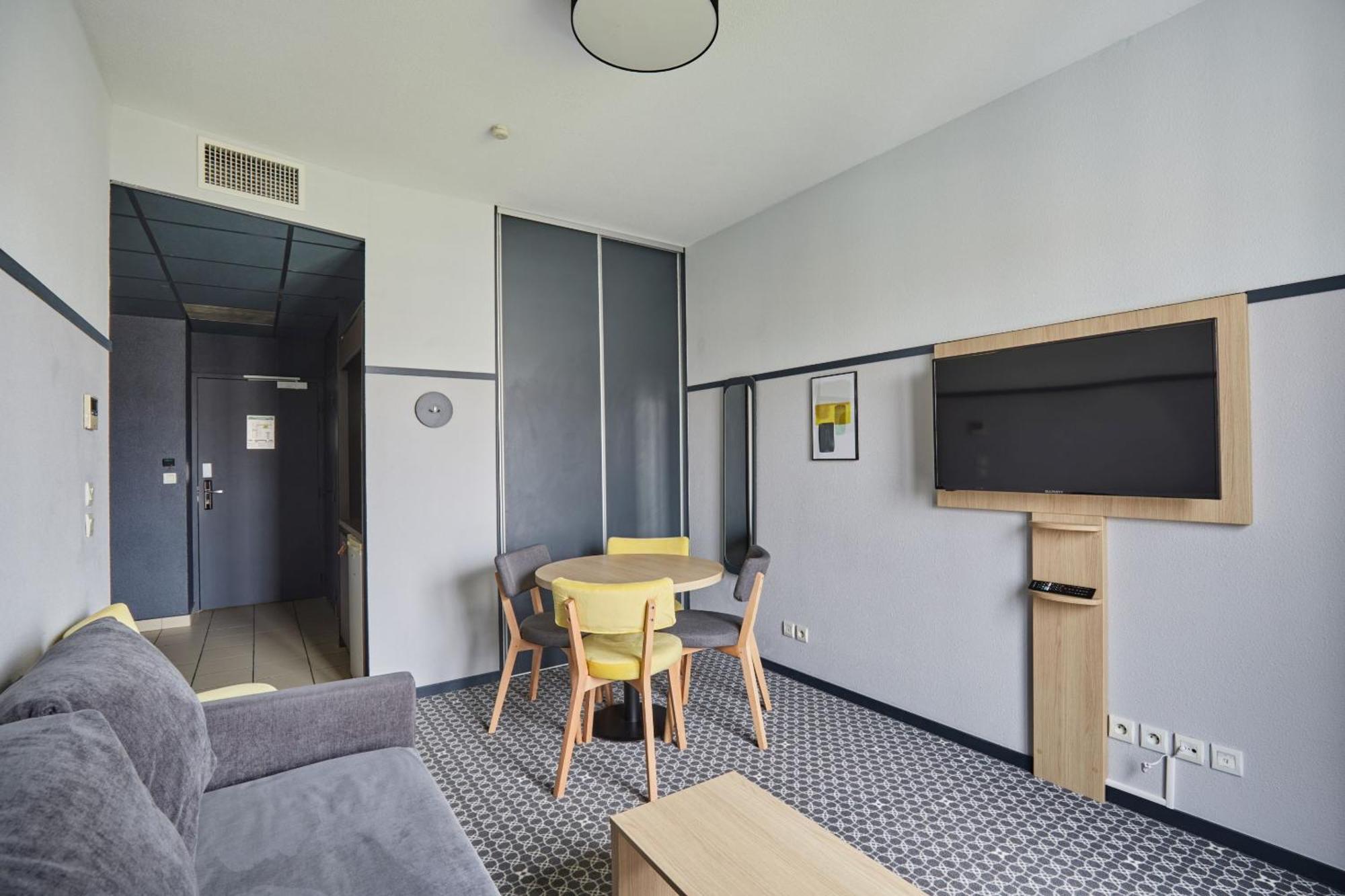 Appart'Hotel Odalys City - Bioparc Lyon Est Exterior photo