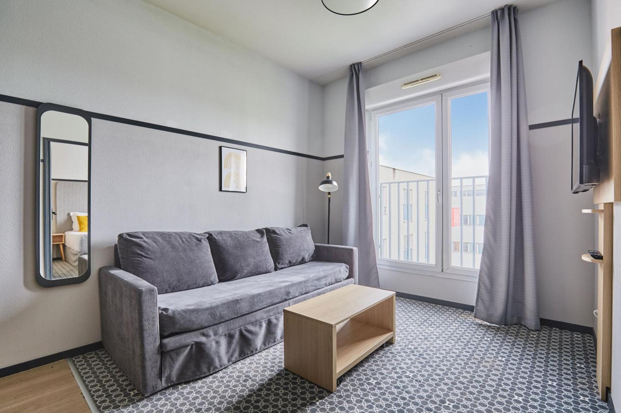 Appart'Hotel Odalys City - Bioparc Lyon Est Exterior photo