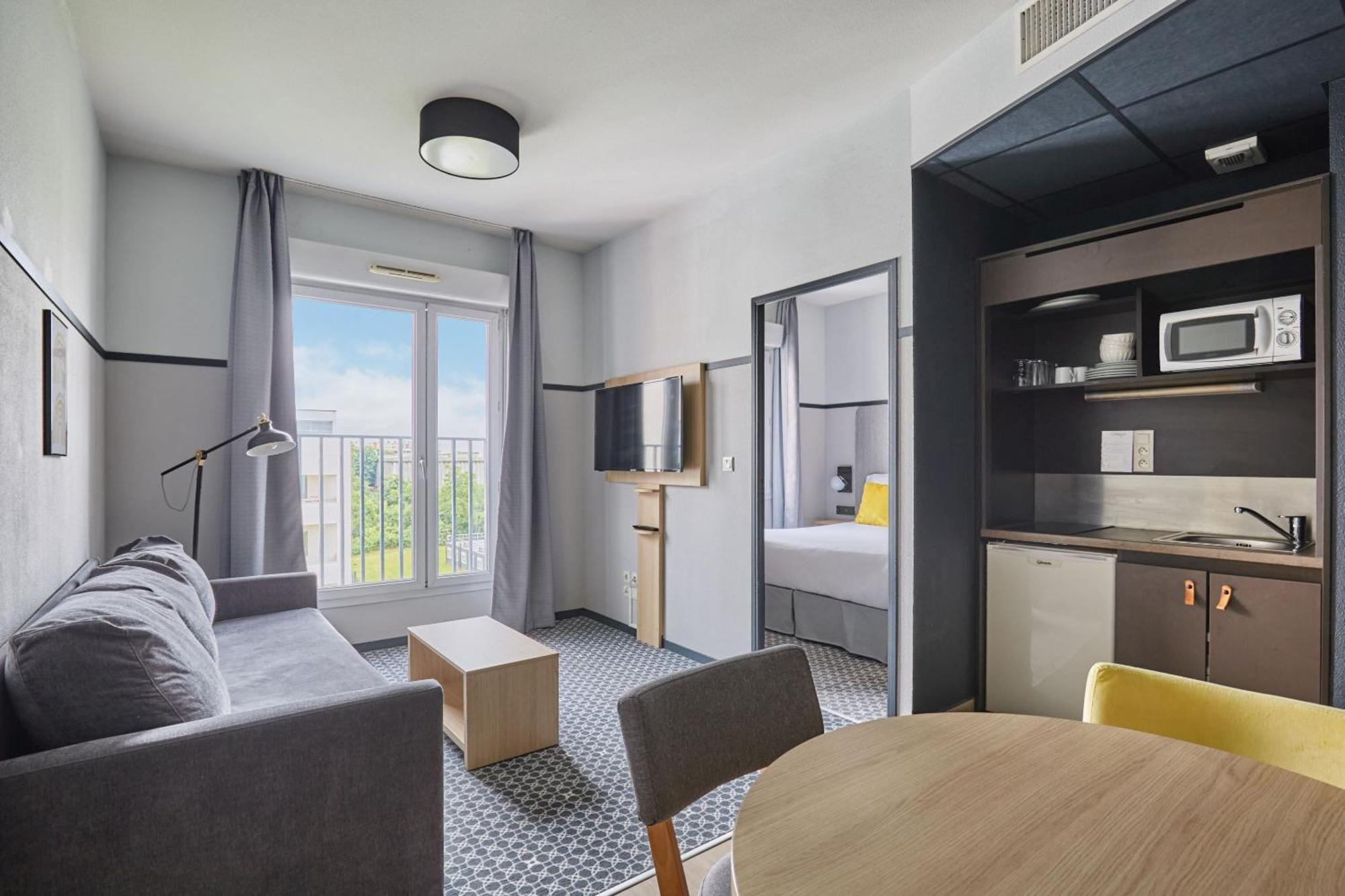 Appart'Hotel Odalys City - Bioparc Lyon Est Exterior photo