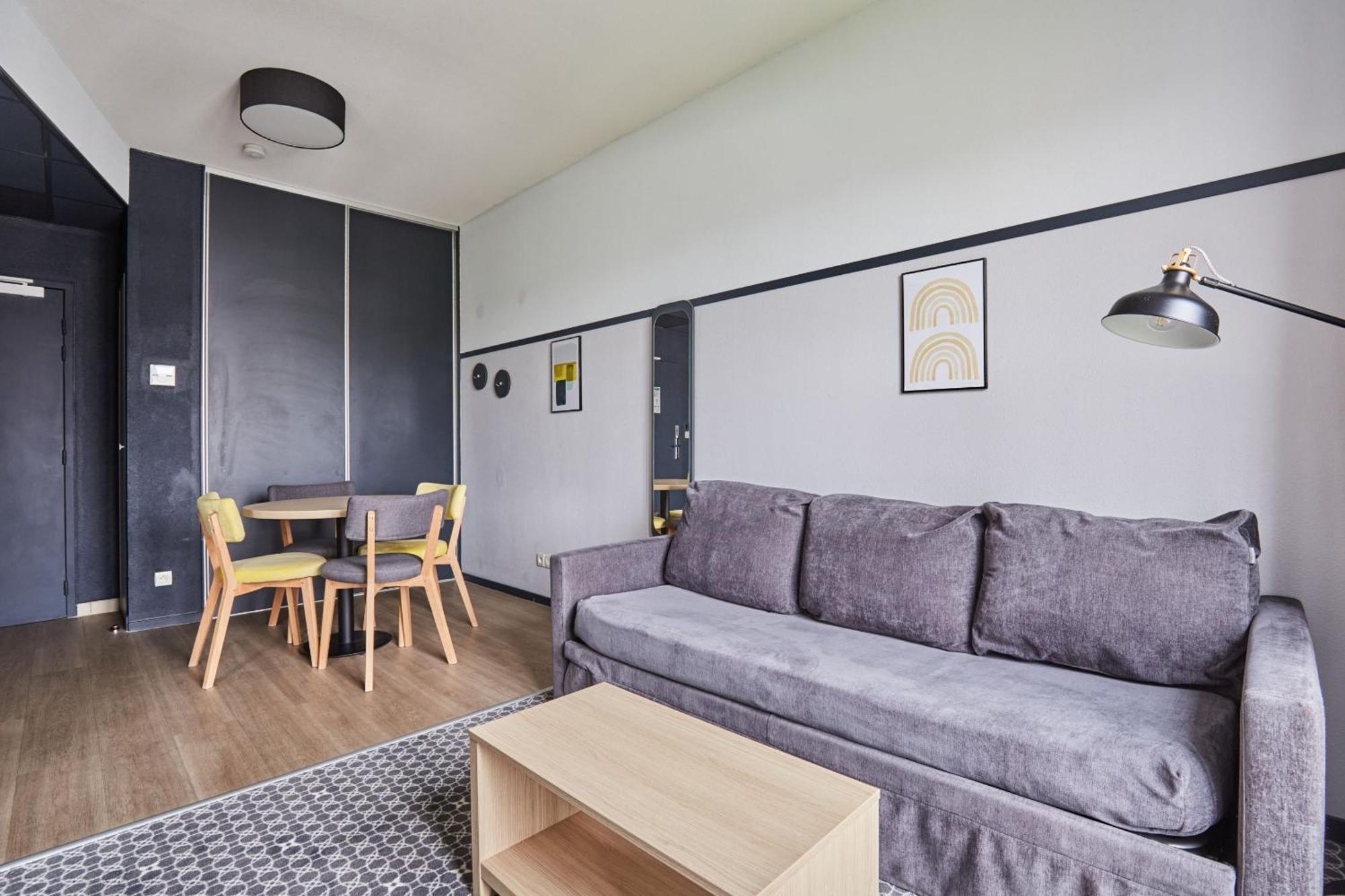 Appart'Hotel Odalys City - Bioparc Lyon Est Exterior photo