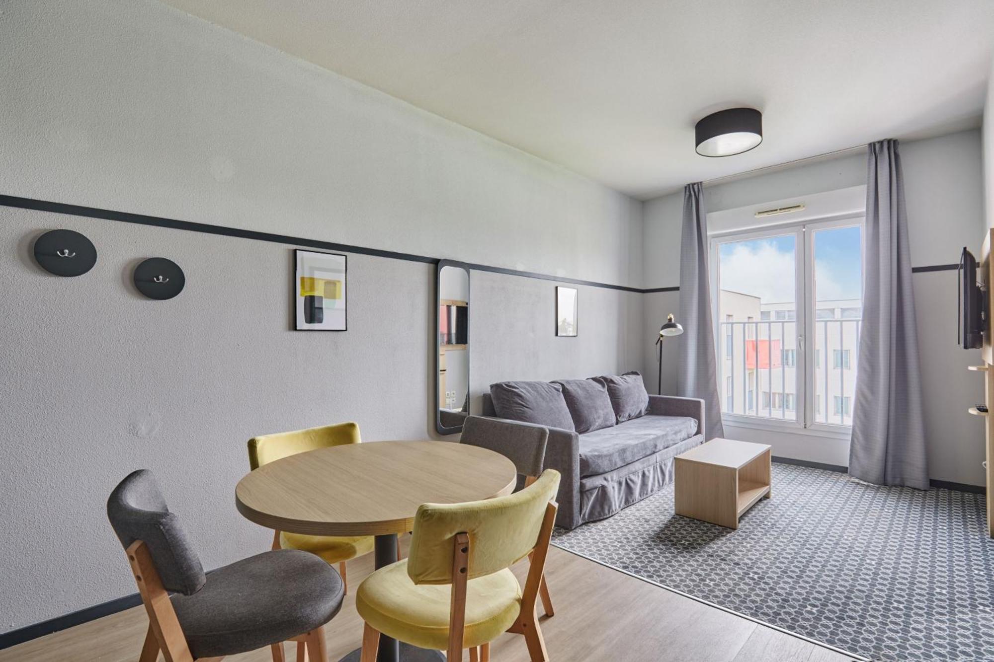Appart'Hotel Odalys City - Bioparc Lyon Est Exterior photo
